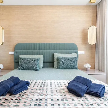 Diamond Downtown Center *