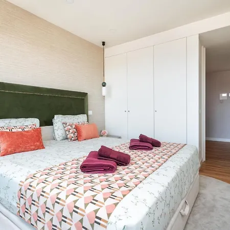 Diamond Downtown Center Apartment