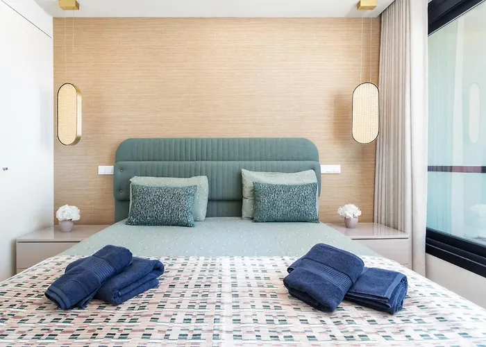 Diamond Downtown Center *