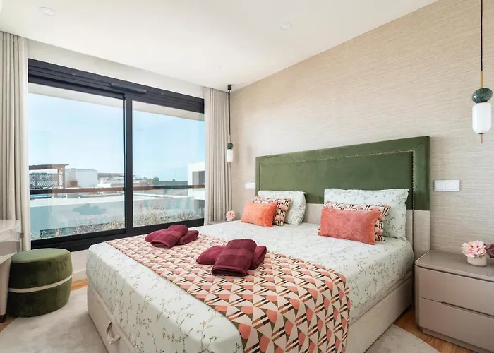 Diamond Downtown Center Apartment